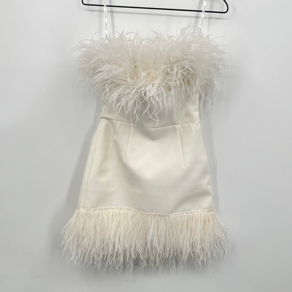 Bronx and Banco Lola Feather White Ivory Bridal
Strapless Mini Dress Size XS - Picture 3 of 10